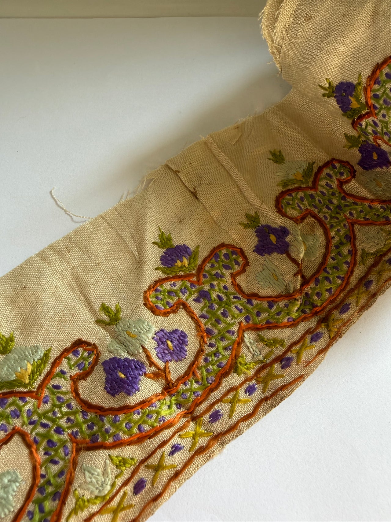 Upcyled Saree Trim - Beige & Purple Hand Stitched