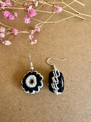 Black & White Wheel Earrings – EM011