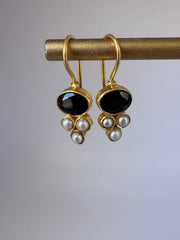 Black Onyx Pearl Earrings