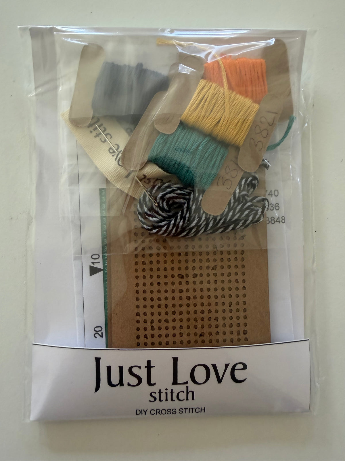 Cross – Stitch Kit – Cardboard Gift Tags – Floral 2