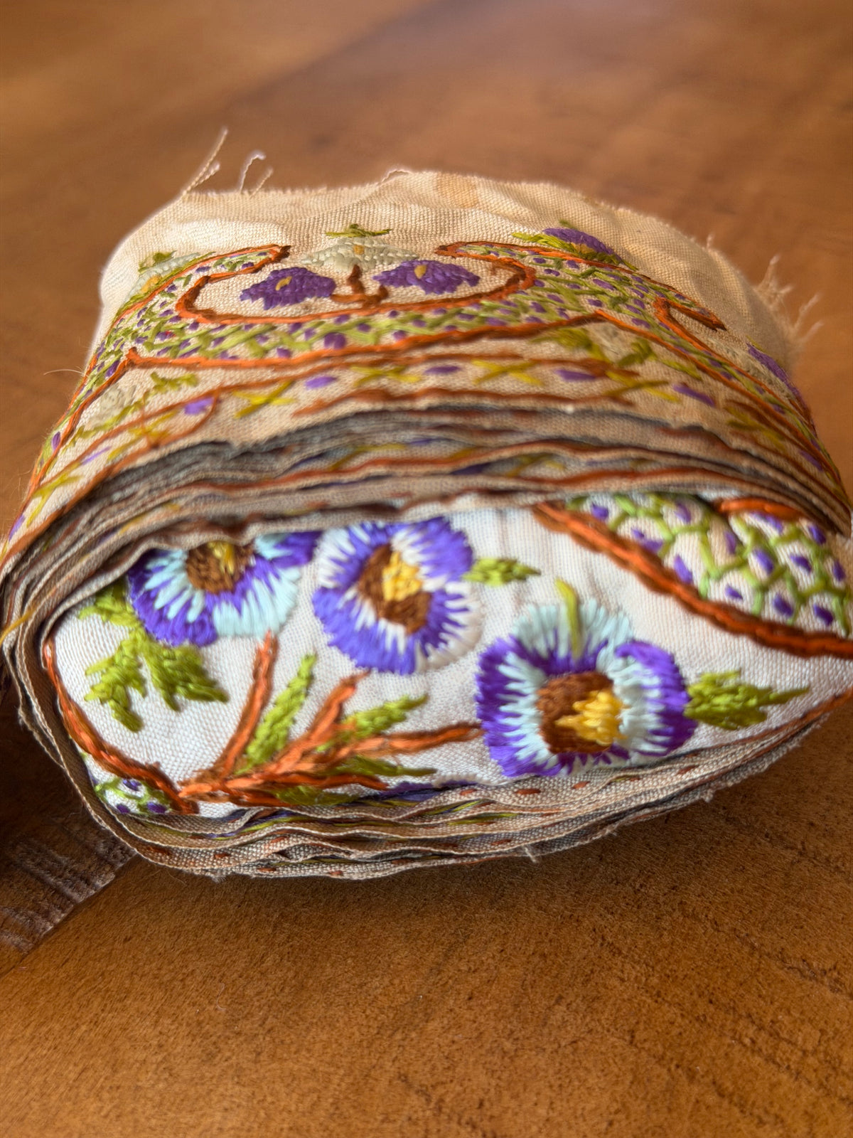 Upcyled Saree Trim – Beige & Purple Hand Stitched