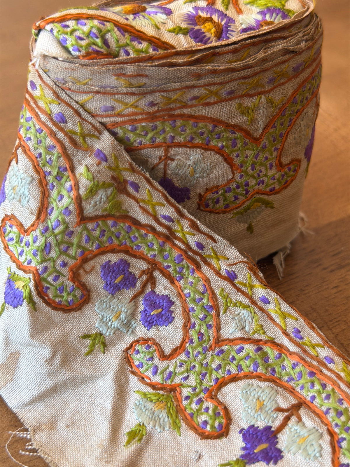 Upcyled Saree Trim – Beige & Purple Hand Stitched